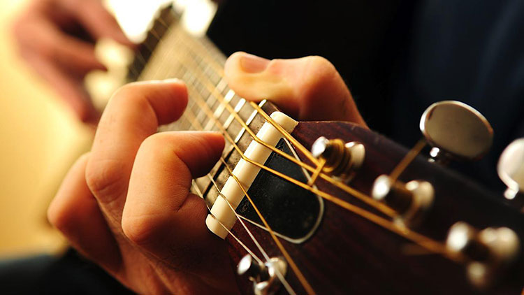 10 Điều cần biết khi mới học chơi guitar