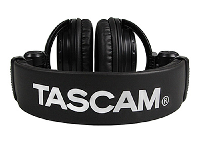 Tascam TH-02 mang đến âm thanh cân bằng, rõ ràng
